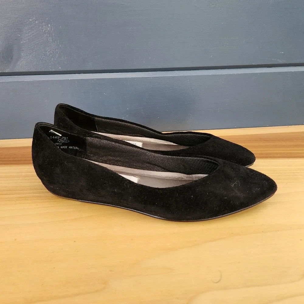 90s Black Velour Flats‎